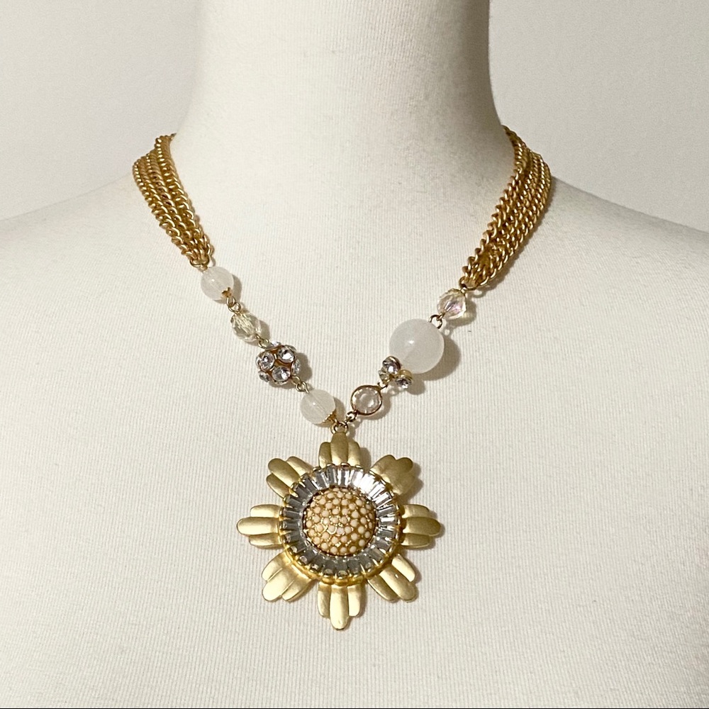 Flower Pendant Gold Chain Necklace - Picture 1 of 5